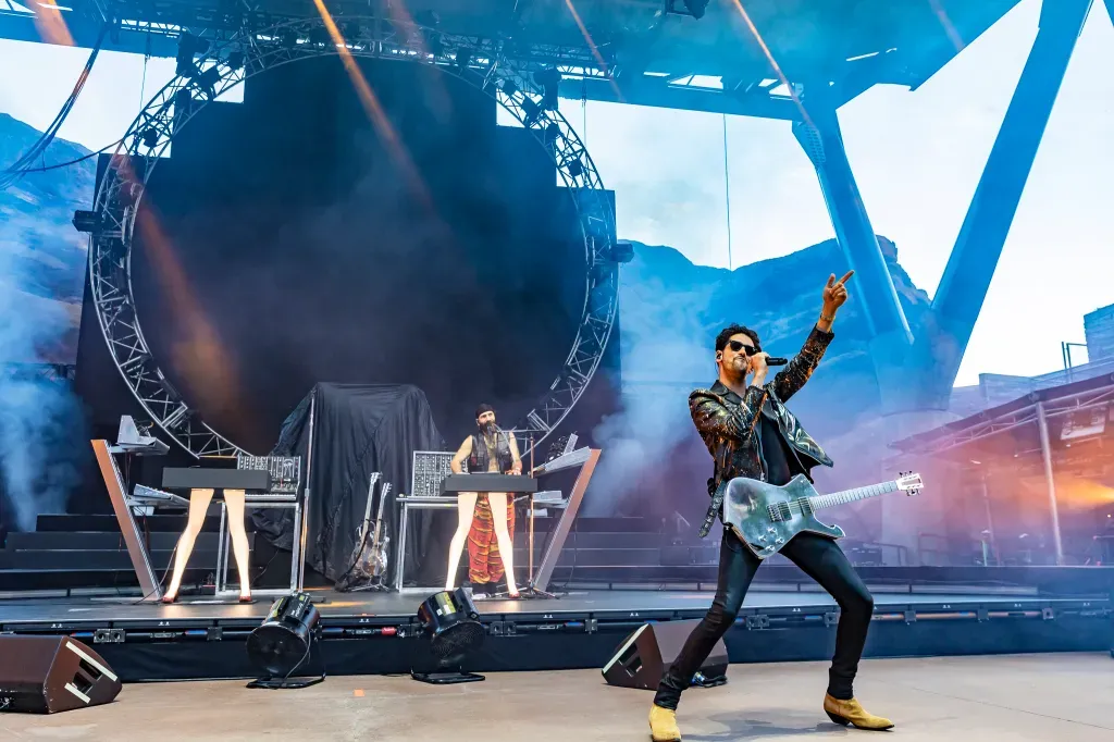 Chromeo: Direct Support for Kesha